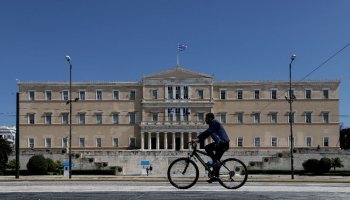 κορονοϊός, Βουλή