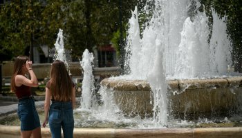 καιρός, καύσωνας, Σύνταγμα