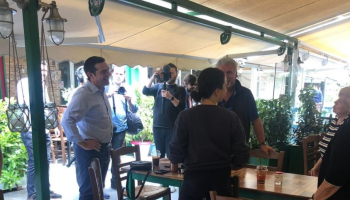 Στην πλατεία Καισαριανής ο Αλέξης Τσίπρας