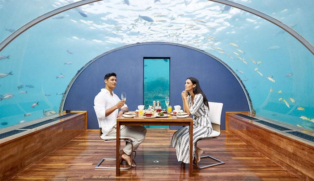 ithaa-undersea-restaurant-hero-1063x614.jpg