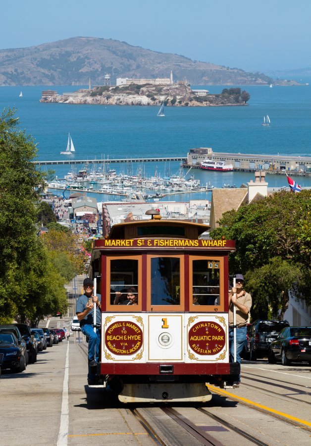 cable_car_no._1_and_alcatraz_island.jpg