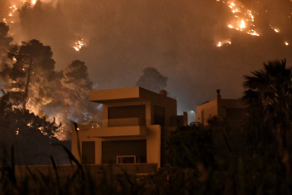 Φωτιά στον Σχίνο Λουτρακίου Κορινθίας