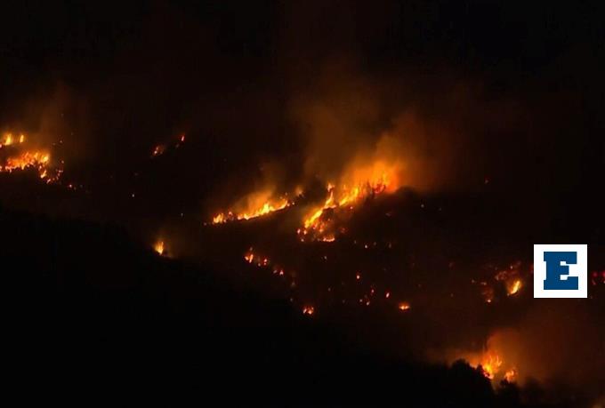 Φωτιά στην Εύβοια: Διάσπαρτες εστίες στο πύρινο μέτωπο – Εκκένωση χωριού και τραυματισμός πυροσβέστη