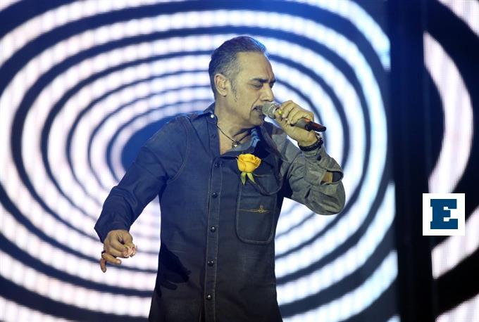 Νότης Σφακιανάκης: Βαρύ πένθος για τον τραγουδιστή - Πέθανε η αδερφή ...